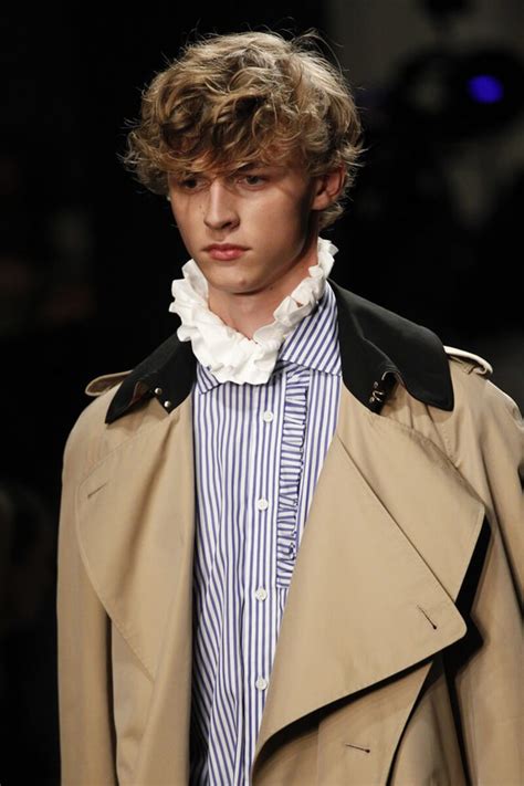 vogue burberry ss17